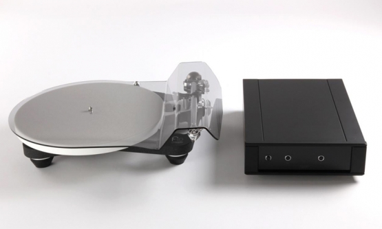 Bundle: Rega Planar 10 MC1 Plattenspieler + Apheta 3 MC Tonabnehmer - auf Anfrage