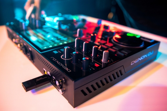 Denon DJ PRIME GO - Verfügbarkeit anfragen