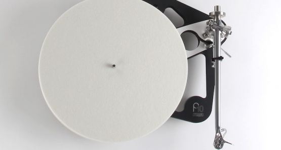 Rega Planar 10 Plattenspieler - auf Anfrage