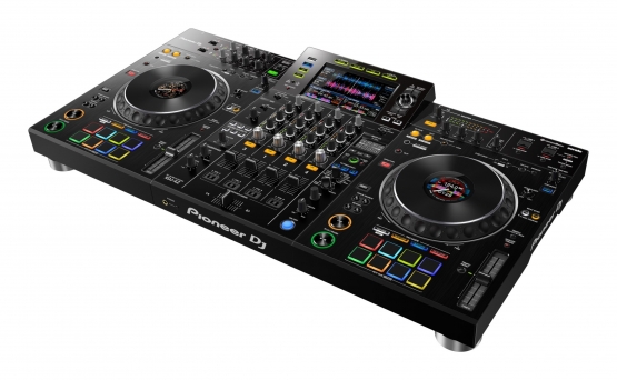 Bundle: Pioneer XDJ XZ + DJC XZ Bag - Verfügbarkeit anfragen