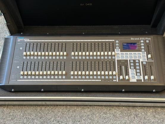 2nd Hand: Philips Strand 200 Plus - Lichtpult mit Case