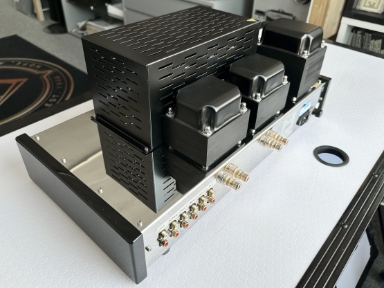 2nd Hand: Jadis Orchestra SchwarzSilber Röhren Vollverstärker