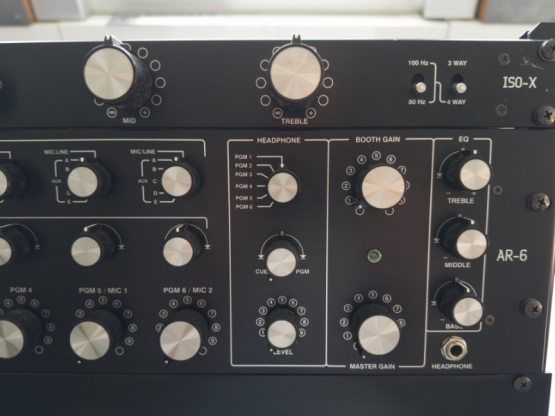 2nd Hand: Bodzak AR-6 & ISOLATOR-X & Stand