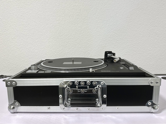 2nd Hand: Technics SL-1210 GR inkl. Case, neuwertiger Zustand - Verfügbar 2Stück