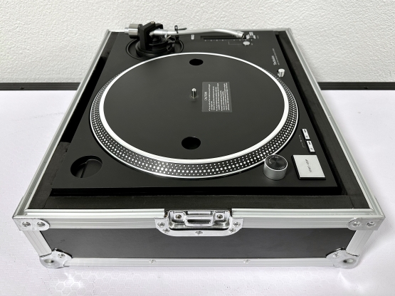2nd Hand: Technics SL-1210 GR inkl. Case, neuwertiger Zustand - Verfügbar 2Stück