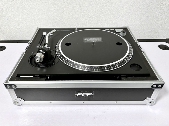 2nd Hand: Technics SL-1210 GR inkl. Case, neuwertiger Zustand - Verfügbar 2Stück