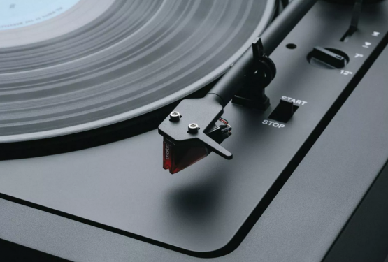Pro-Ject A2 Vollautomatischer Sub-Chassis Plattenspieler - Turntable