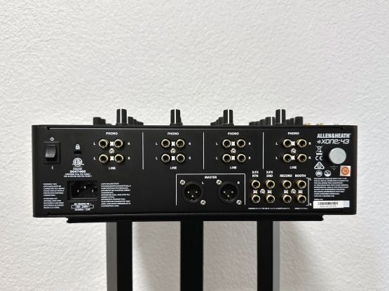 2nd Hand: Allen & Heath XONE:43