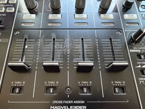 2nd Hand: Pioneer DJ DJM-900NXS2