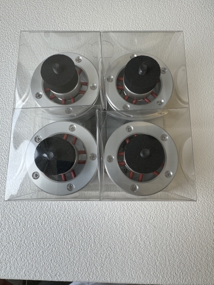 Isonoe Isolation Feet ( Set 4er Pack) - Silber - Verfügbar